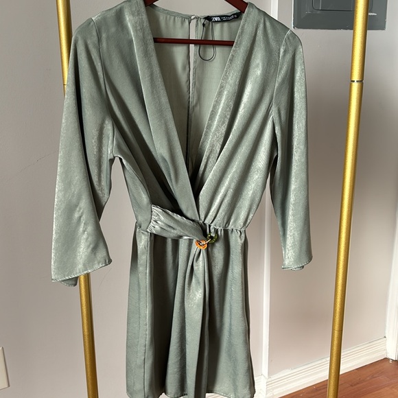 Zara satin romper with wide sleeves - Picture 4 of 4
